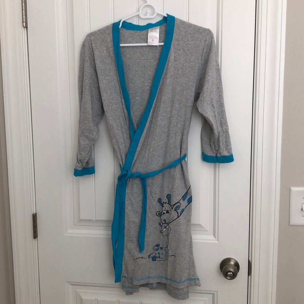 Maternity robe